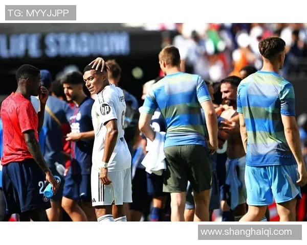 巴黎圣日耳曼欧冠大胜,姆巴佩破门火力全开帮助球队晋级八强 巴黎圣日耳曼欧冠大胜,姆巴佩破门火力全开帮助球队晋级八强